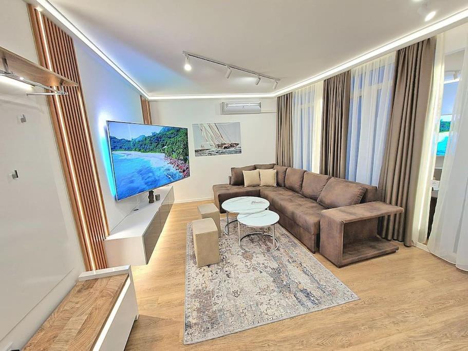 Luxury Apartment. 75 Inches Tv Warna Exterior foto