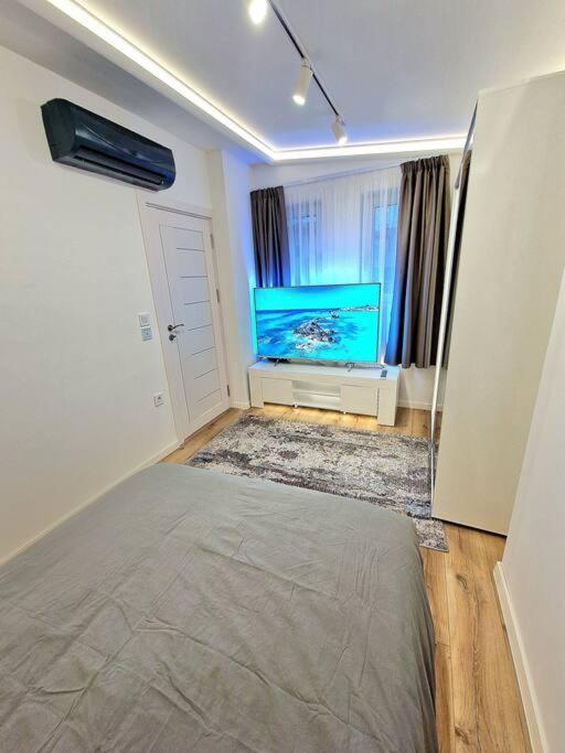 Luxury Apartment. 75 Inches Tv Warna Exterior foto