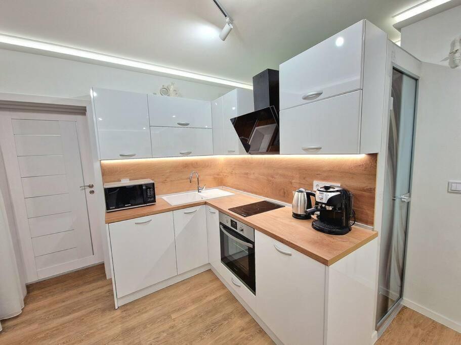 Luxury Apartment. 75 Inches Tv Warna Exterior foto